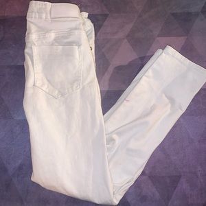 ⭐️2/$25👖 BUFFALO WHITE SKINNY JEANS 25